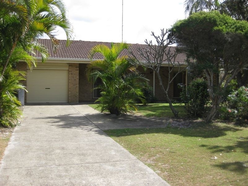 30 Surfside Crescent, Pottsville NSW 2489