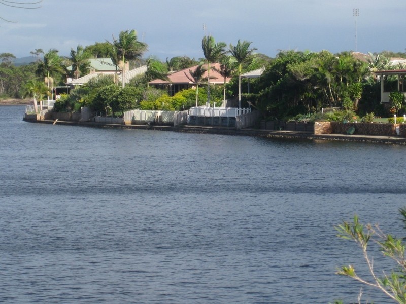 71 Andrew Avenue, Pottsville NSW 2489