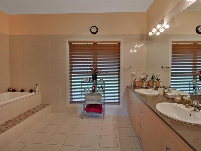 8 Glenbrae Drive, Terranora NSW 2486