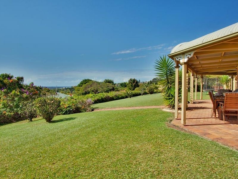 8 Glenbrae Drive, Terranora NSW 2486