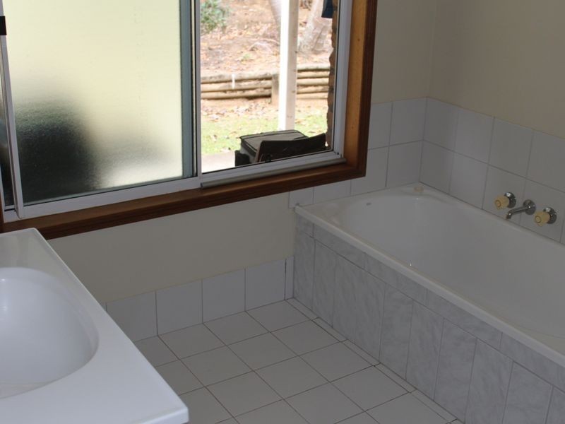 16 Hinchinbrook Road, Burringbar NSW 2483