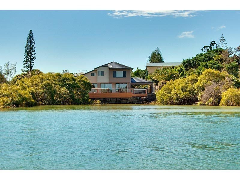 9 Peninsula Street, Hastings Point NSW 2489