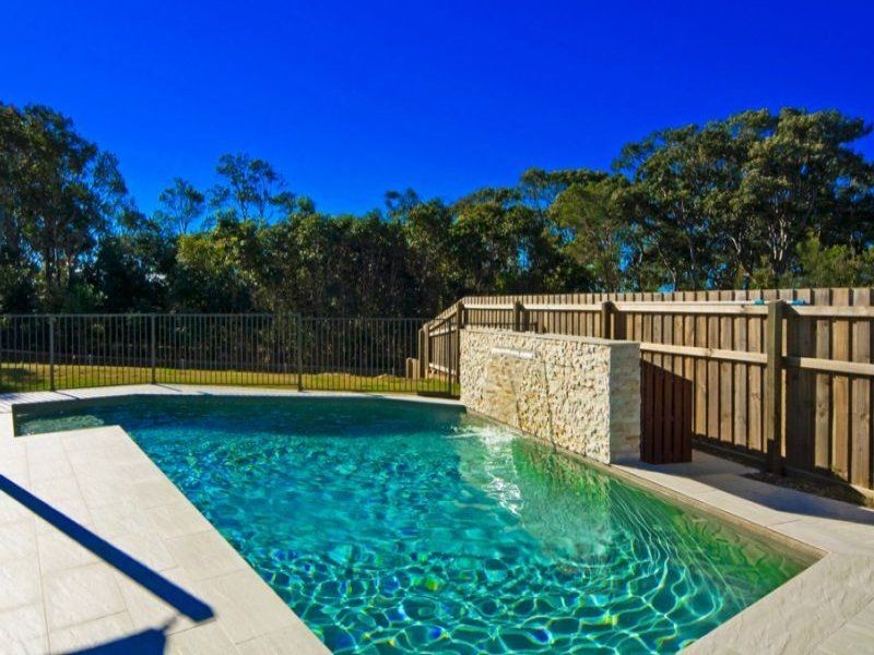 18 Woodfull Crescent, Pottsville NSW 2489