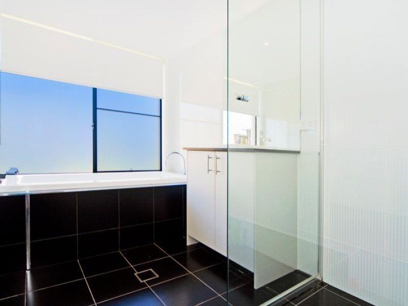 18 Woodfull Crescent, Pottsville NSW 2489