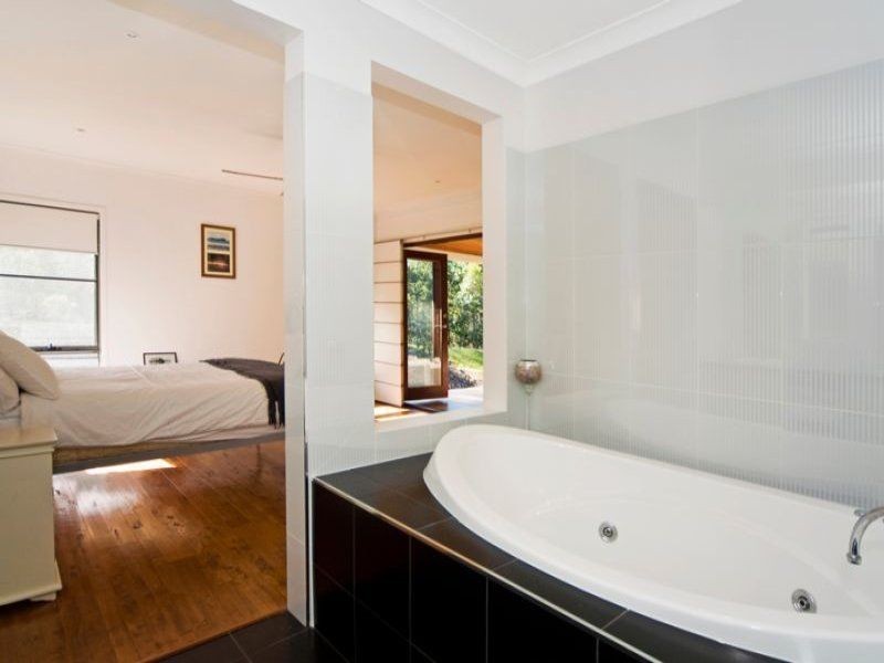 18 Woodfull Crescent, Pottsville NSW 2489