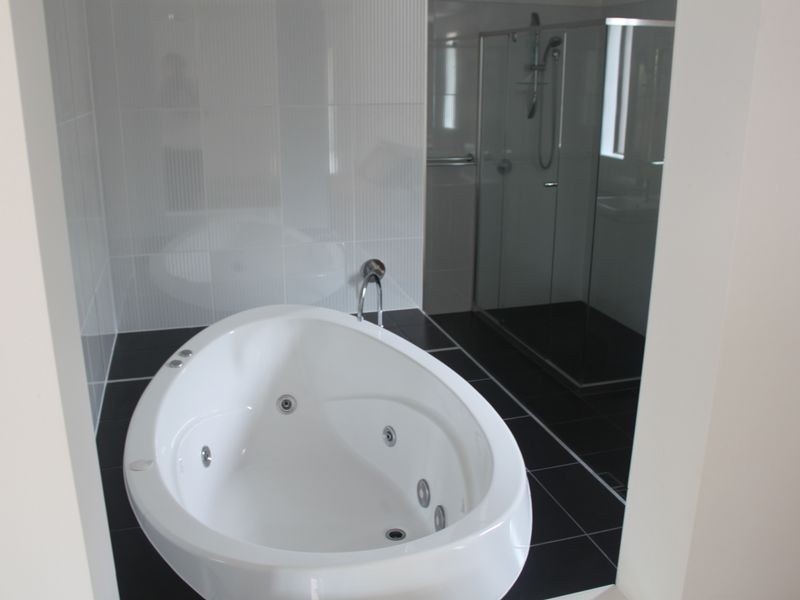 18 Woodfull Crescent, Pottsville NSW 2489