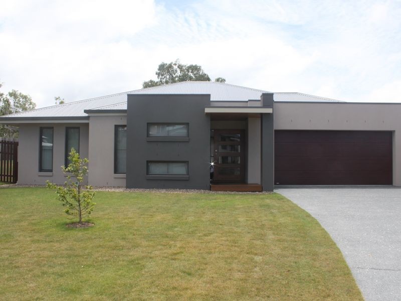 18 Woodfull Crescent, Pottsville NSW 2489