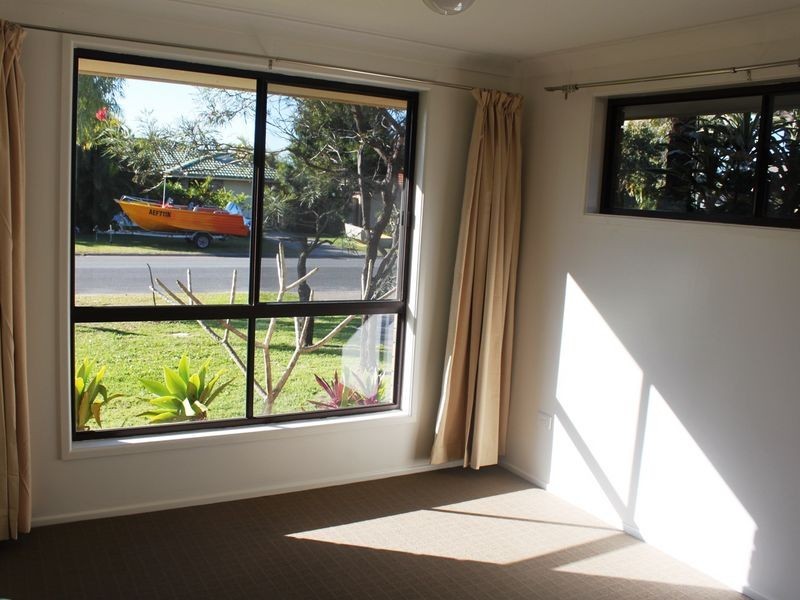 35 McKenzie Avenue, Pottsville NSW 2489