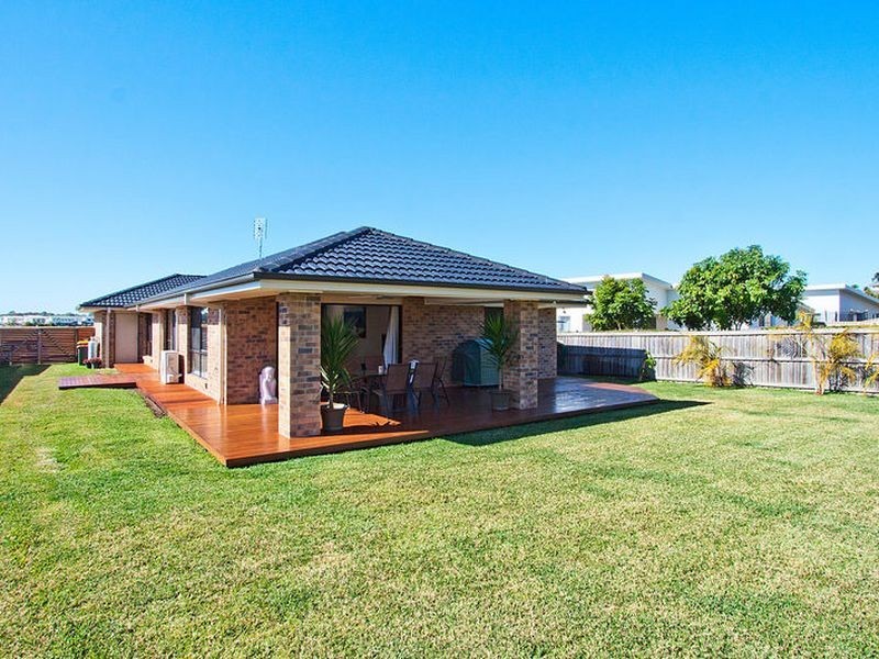 92 Lennox Circuit, Pottsville NSW 2489