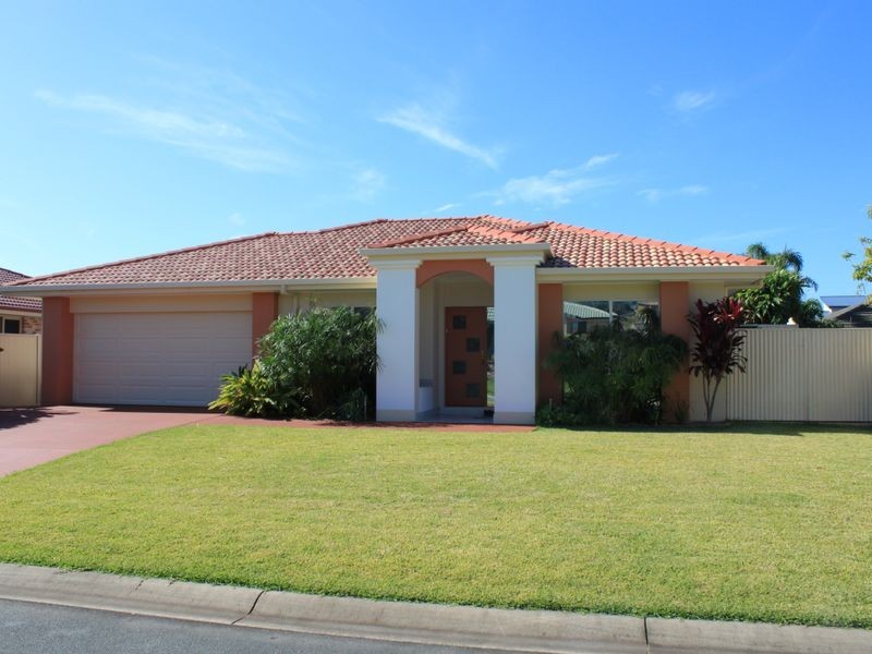 25 Mylestom Circuit, Pottsville NSW 2489