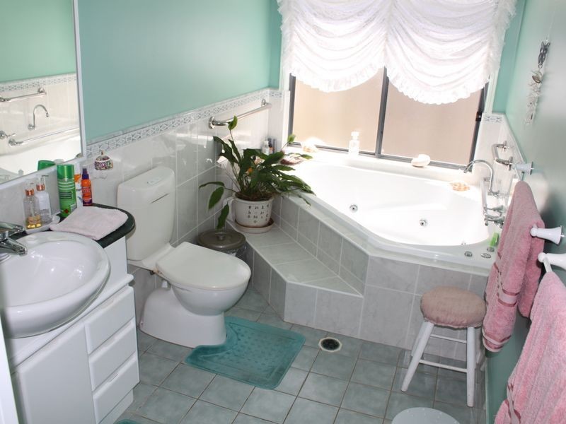 17 McKenzie Avenue, Pottsville NSW 2489