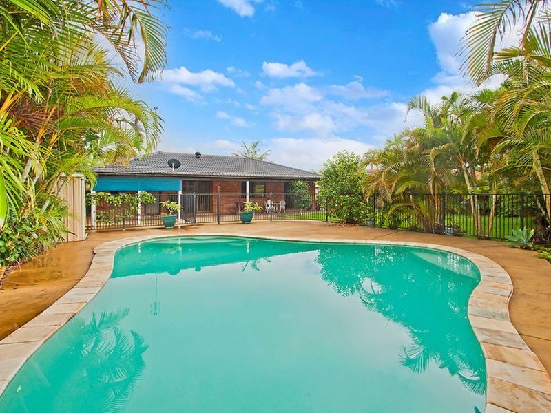 6 Royal Drive, Pottsville NSW 2489