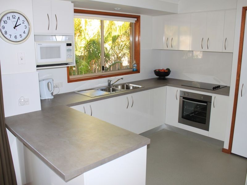 11 Buckingham Drive, Pottsville NSW 2489