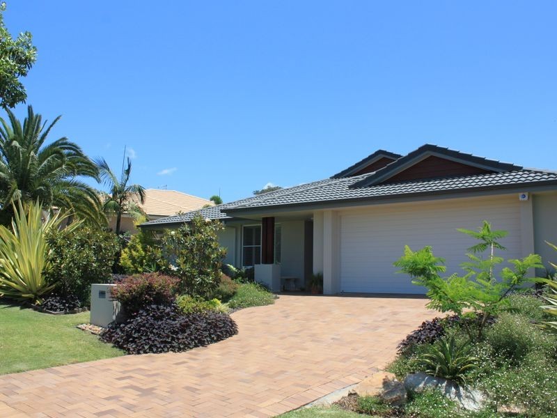 20 Lennox Circuit, Pottsville NSW 2489
