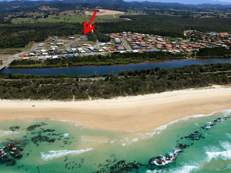 20 Woodfull Crescent, Pottsville NSW 2489