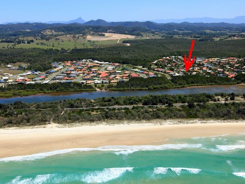 2 McKenzie Avenue, Pottsville NSW 2489