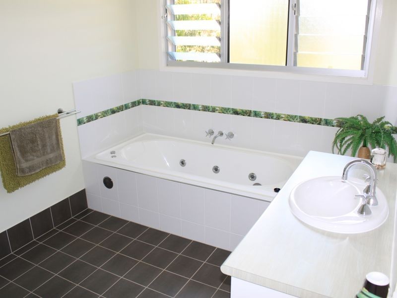 2 Bunya Crescent, Pottsville NSW 2489