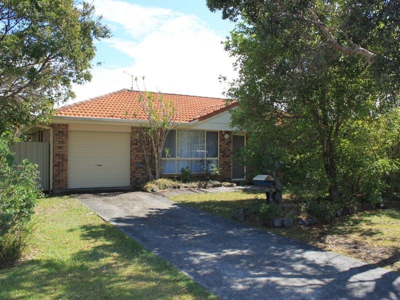 26 McKenzie Avenue, Pottsville NSW 2489
