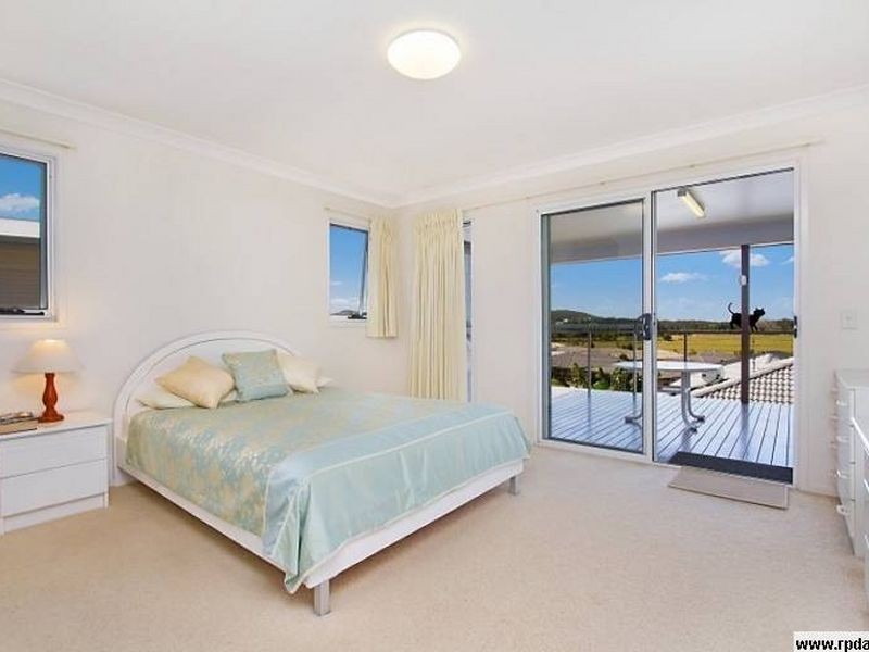 32 Lennox Circuit, Pottsville NSW 2489