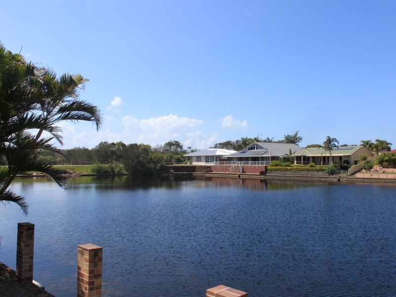 77 Andrew Avenue, Pottsville NSW 2489