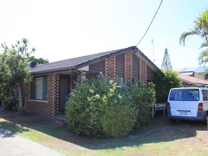 1 and 2 /4 Hastings Road, Cabarita Beach NSW 2488