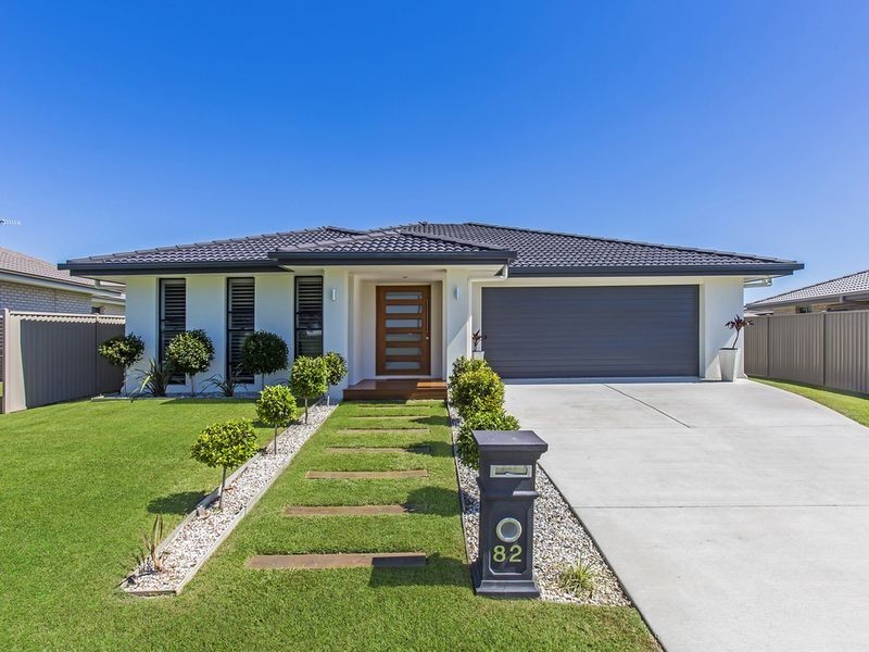 82 Lennox Circuit, Pottsville NSW 2489