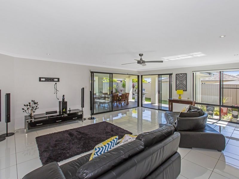 82 Lennox Circuit, Pottsville NSW 2489