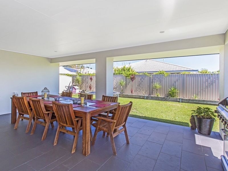 82 Lennox Circuit, Pottsville NSW 2489