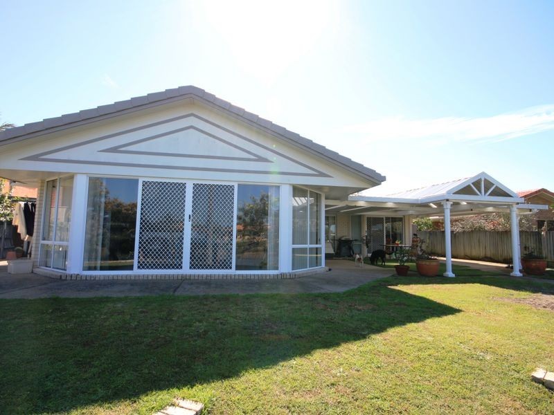 8 Edinburgh Court, Pottsville NSW 2489