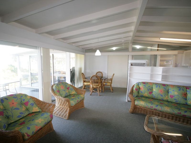 LANTERN HI Elanora Avenue, Pottsville NSW 2489