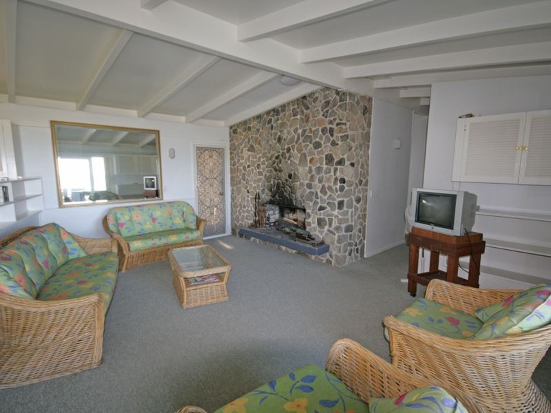 LANTERN HI Elanora Avenue, Pottsville NSW 2489