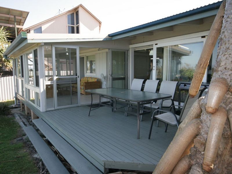 LANTERN HI Elanora Avenue, Pottsville NSW 2489