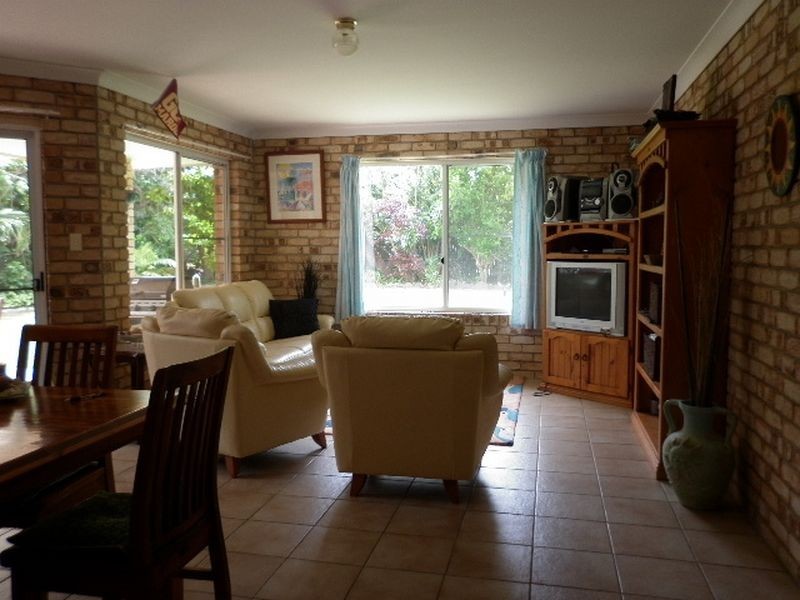 9 Edward Avenue, Pottsville NSW 2489