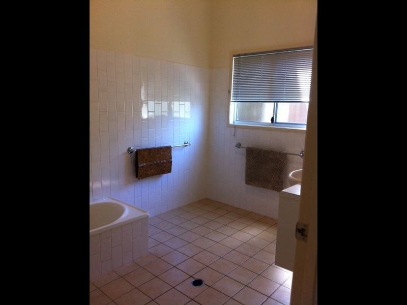 11 Elfran Avenue, Pottsville NSW 2489