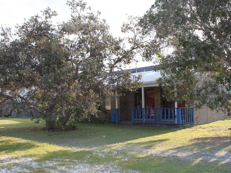 16 Elfran Avenue, Pottsville NSW 2489