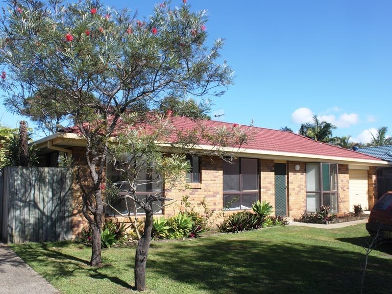 35 McKenzie Avenue, Pottsville NSW 2489