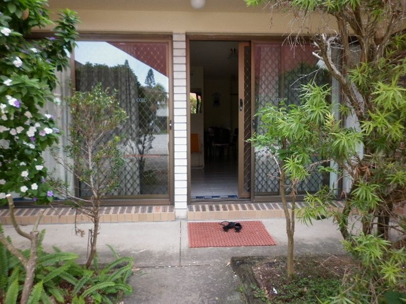 2/4 Boronia Avenue, Pottsville NSW 2489