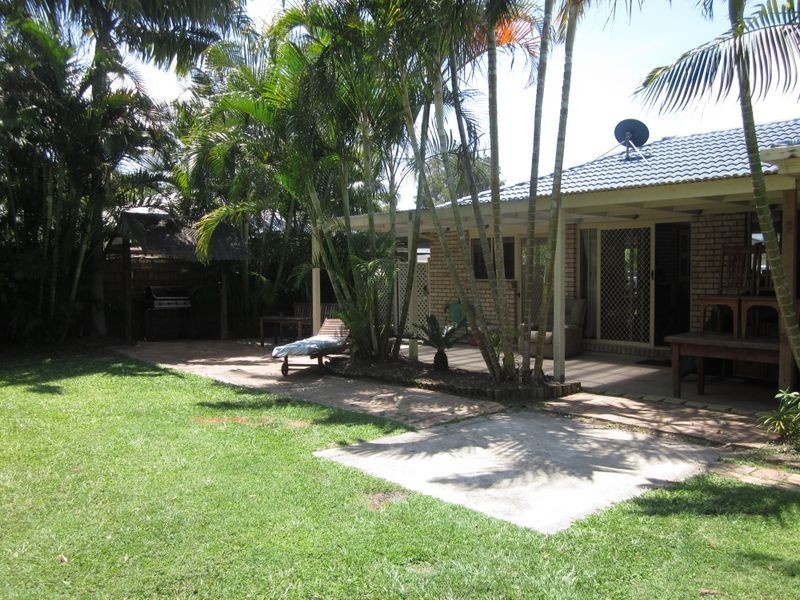 37 McKenzie Avenue, Pottsville NSW 2489