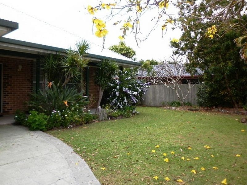 9 Andrew Avenue, Pottsville NSW 2489