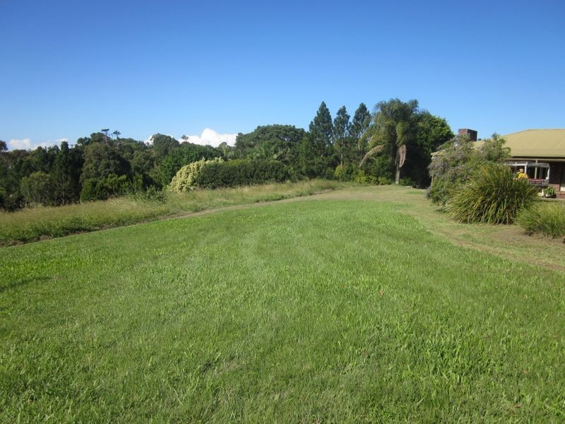 8 Hazelwood Drive, Pottsville NSW 2489