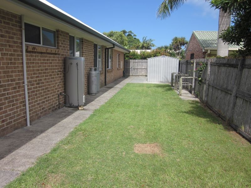 9 Andrew Avenue, Pottsville NSW 2489