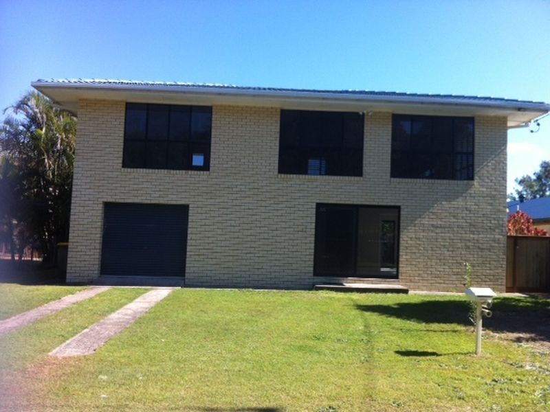 12 Surfside Crescent, Pottsville NSW 2489