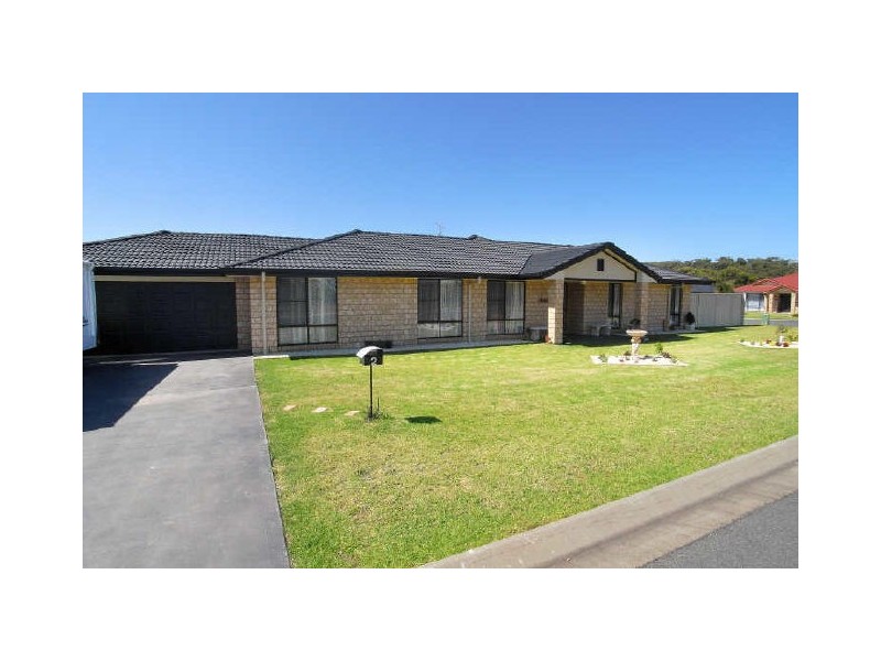 2 Alexander Close, Dunbogan NSW 2443