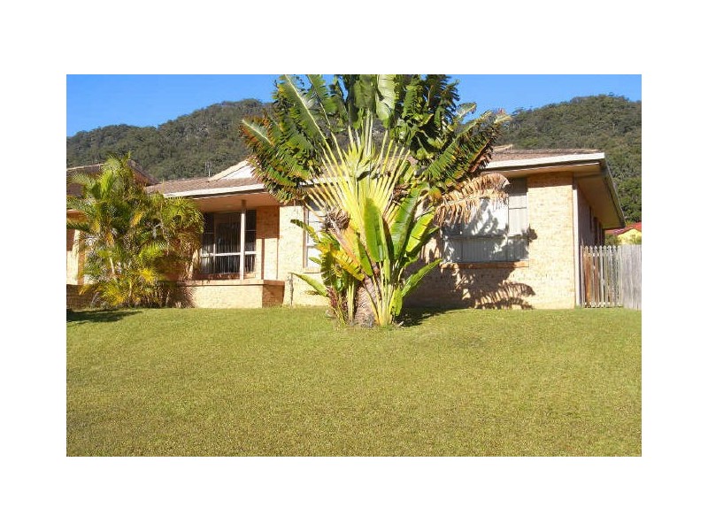 2/28 Koonwarra Place, West Haven NSW 2443