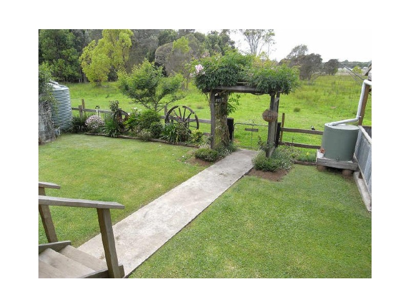 20 Church Street, Moorland NSW 2443