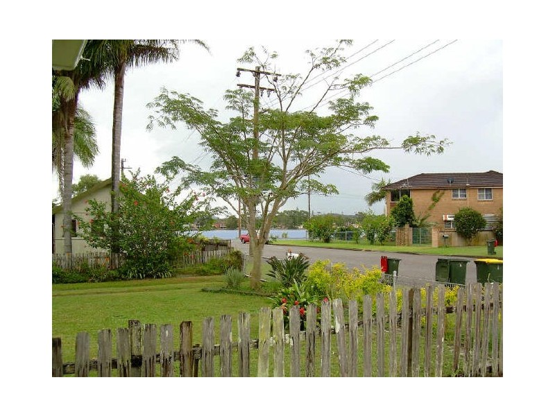 4 Bell Street, Dunbogan NSW 2443