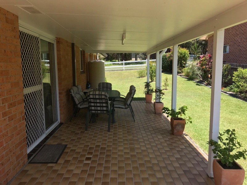 2 Peach Grove, Laurieton NSW 2443
