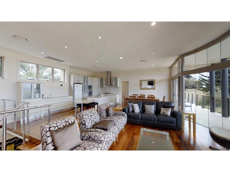 8 Iluka Way, Dunbogan NSW 2443