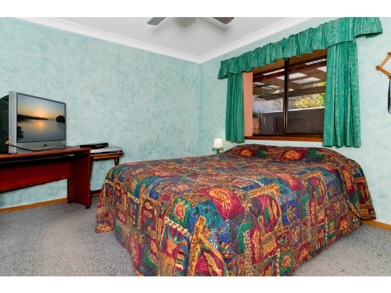 24 Fiona Crescent, Lake Cathie NSW 2445