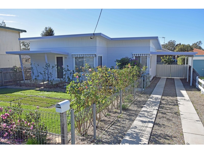 19 Lake Street, Laurieton NSW 2443